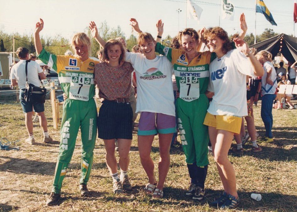 1990-damlaget-tvaa-och-basta-svenska-lag